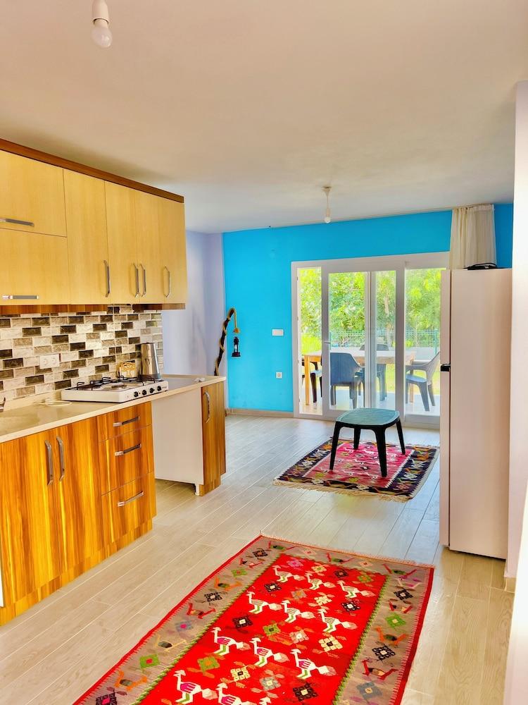 VilUrla Tatil Evleri