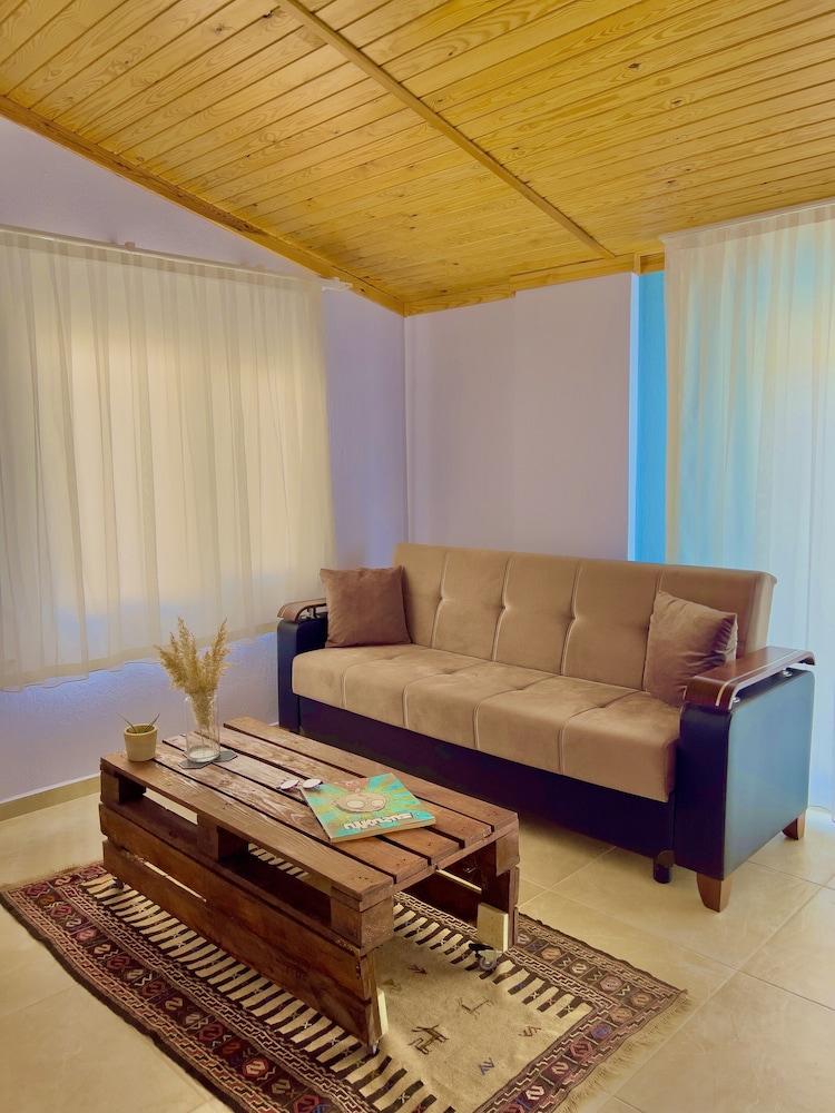 VilUrla Tatil Evleri