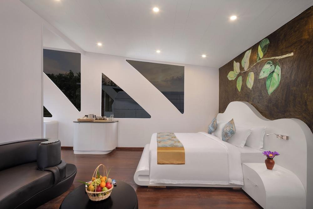 BOLAGALA AGRO FLOATING RESORT