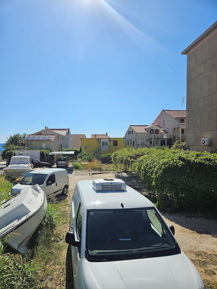 Inviting 1-bed Apartment in Komiža