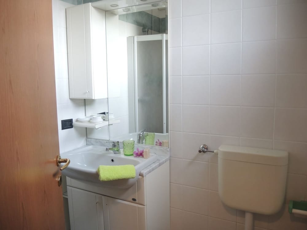 Apartment With Garden in Residence With Pool