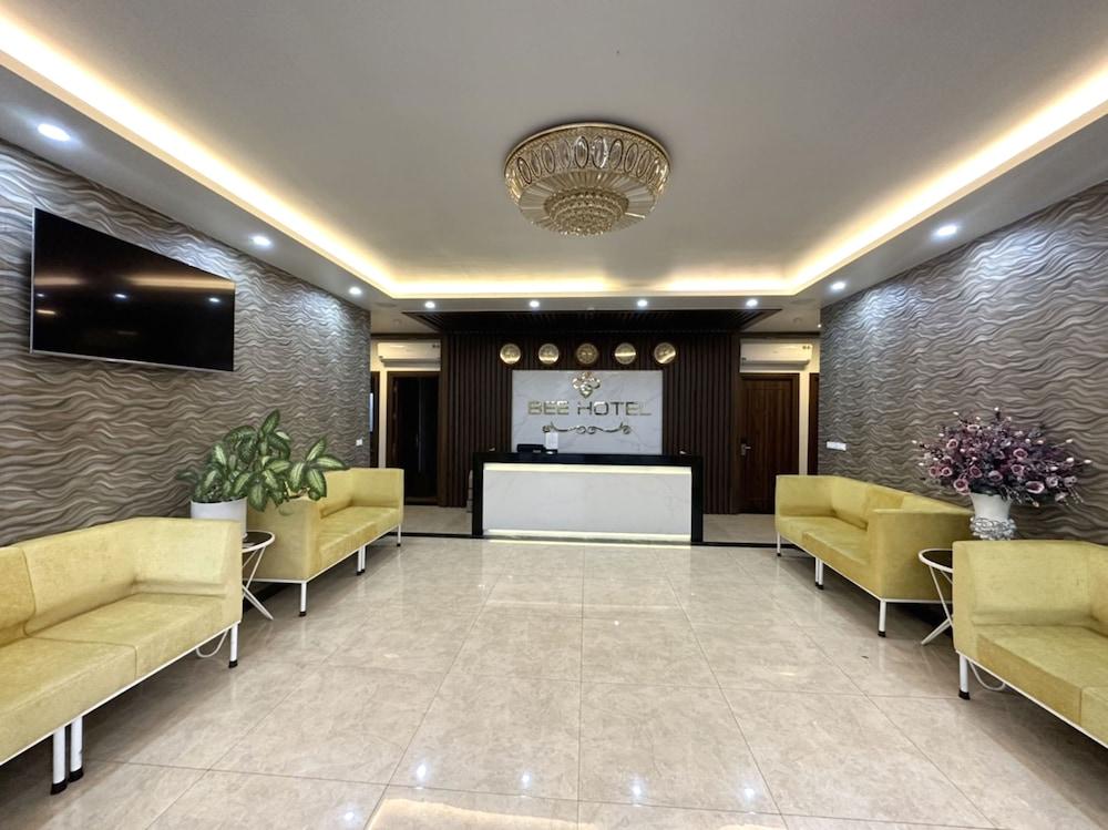 Capital O 1194 Bee Hotel