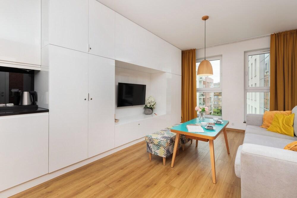 Apartment With Parking Gdansk by Renters