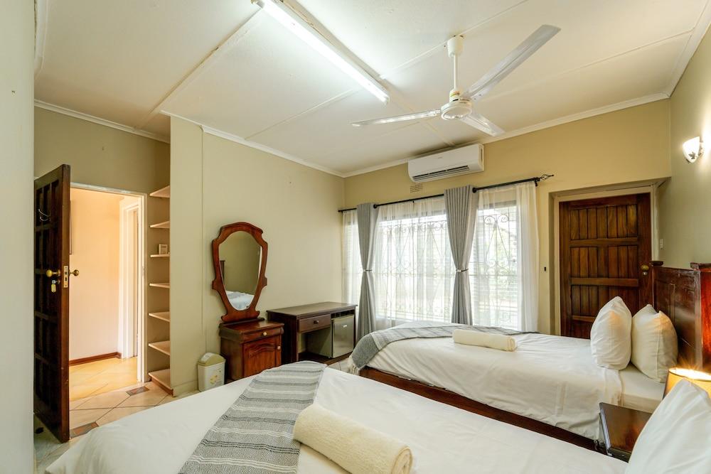 Room-zambezi Family Lodge - Buffalo Room