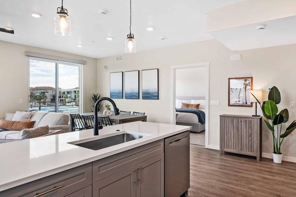 Boots At Kat's 2 Bedroom Condo