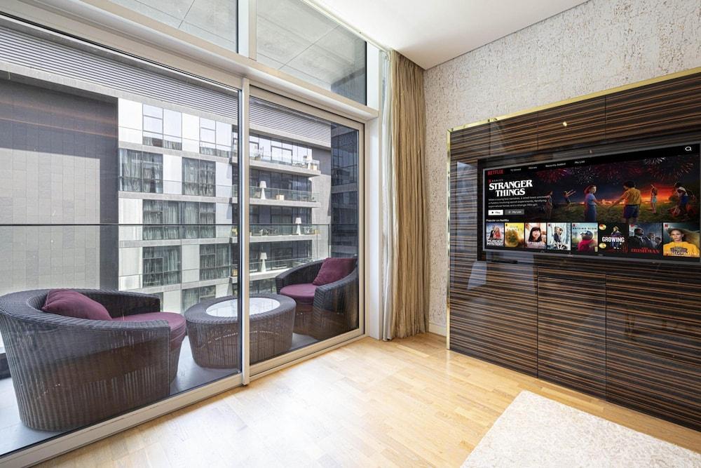 405 Building 1 City Walk