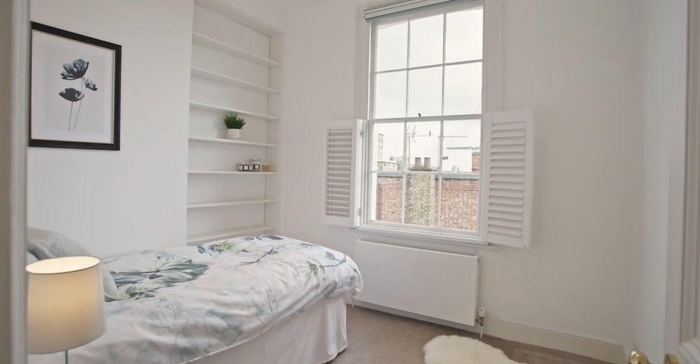 Lovely 5-bed House in London