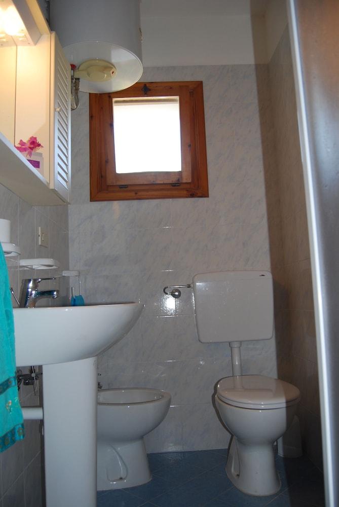 Adorable Apartment With Nice Terrace - Beahost