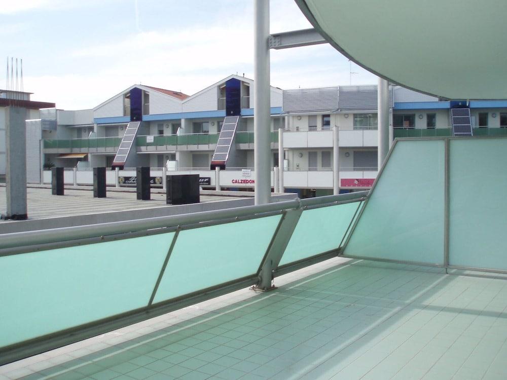 Cozy Apartment by the Beach