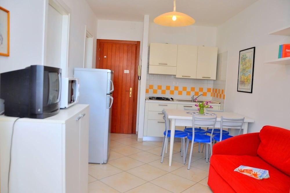 Comfortable Apartment Overlooking the sea