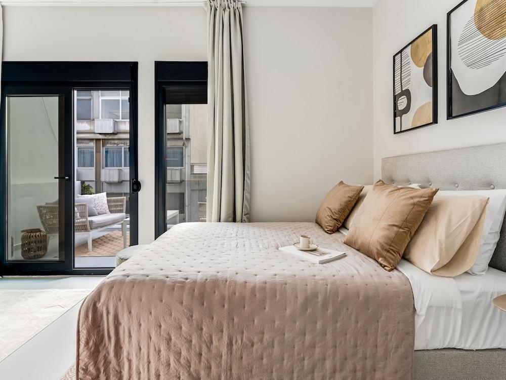 Sanders Port Piraeus