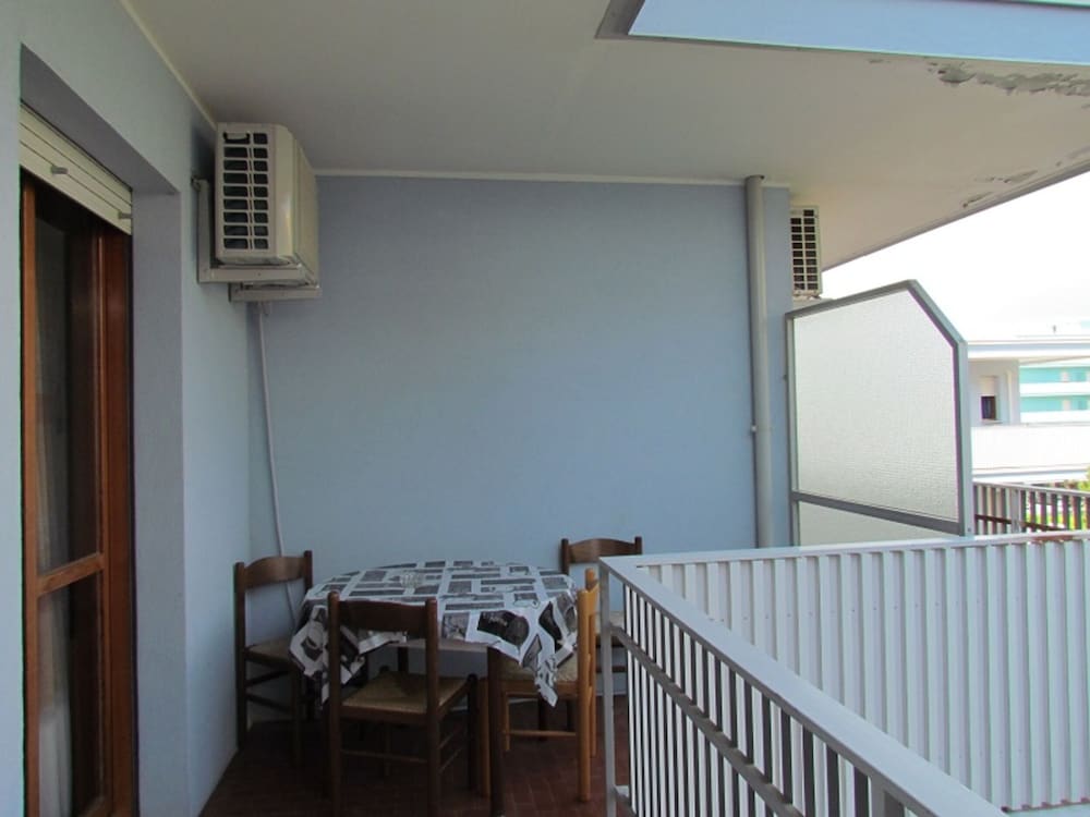 Spacious Flat in a Great Residence