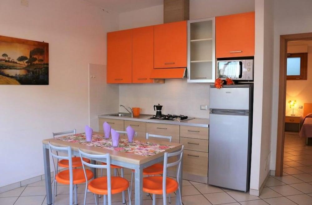 Spacious Flat in a Great Residence