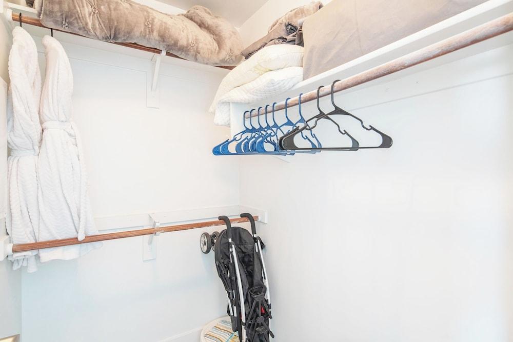 King Bed - Top Floor 2sty Loft - Parking 4058