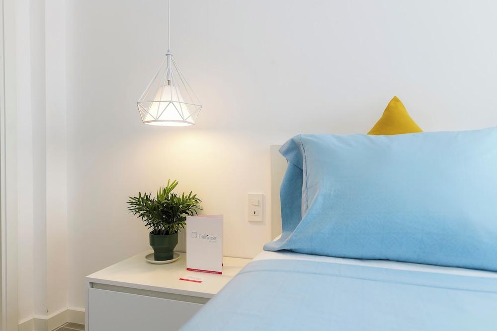 Christinas Hotel & Cafe