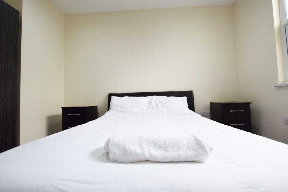 1-bed Apartment in Ealing, 3 Mins From Station