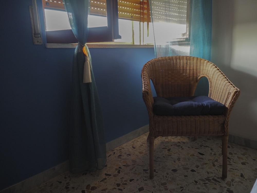 Home Close to the sea With Terrace and Free Parking