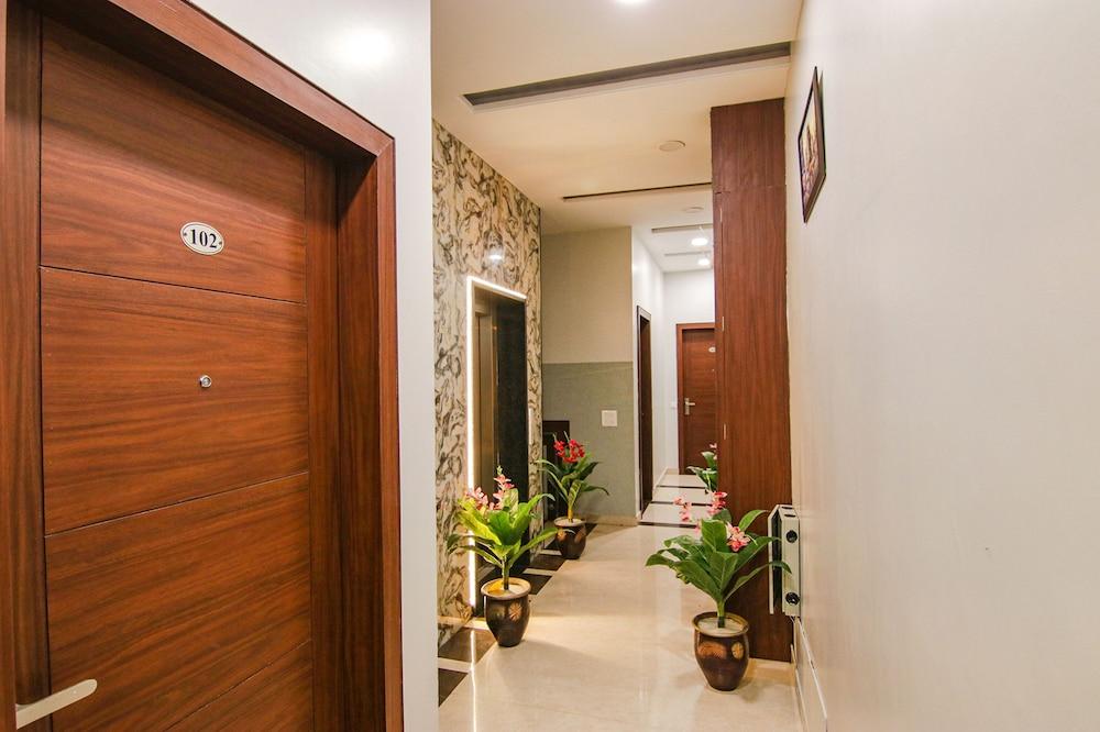 FabHotel Golden City