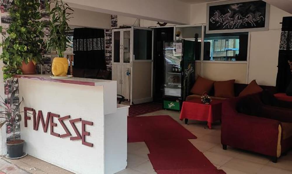 Fabhotel Prime Finesse