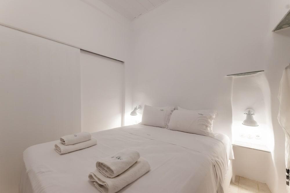 aniko suites White Alley
