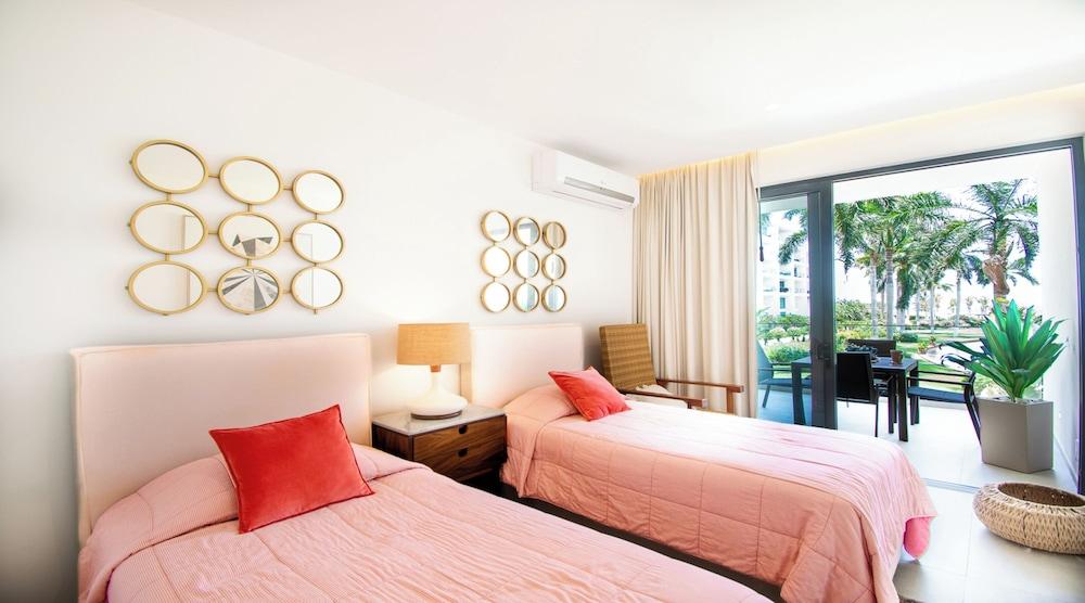 Condo Aria Ocean 206 by Kivoya