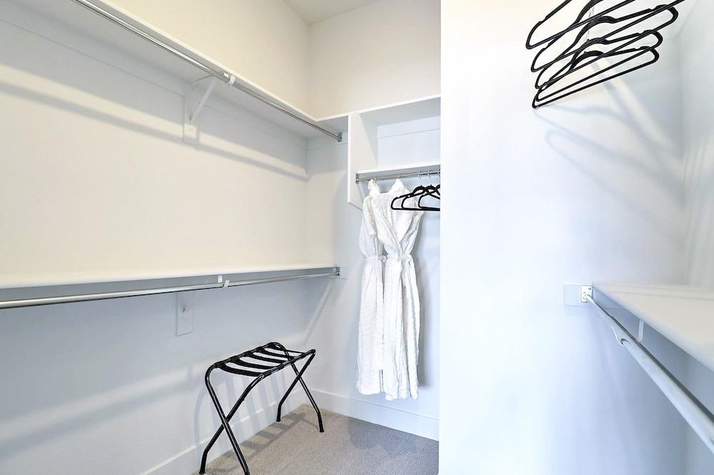 Private Rooftop Terrace WalkScore-4020