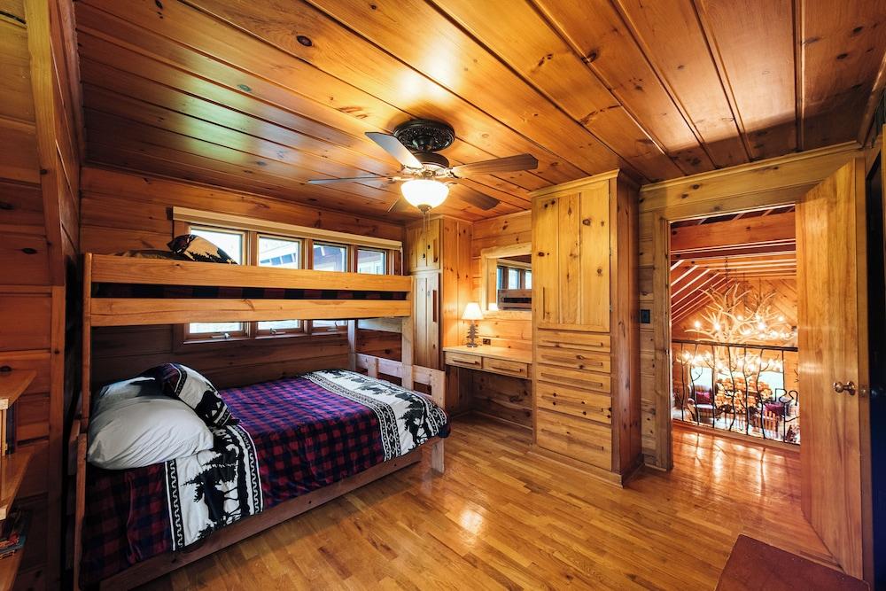 Grayling Gem Royal Stag Lodge