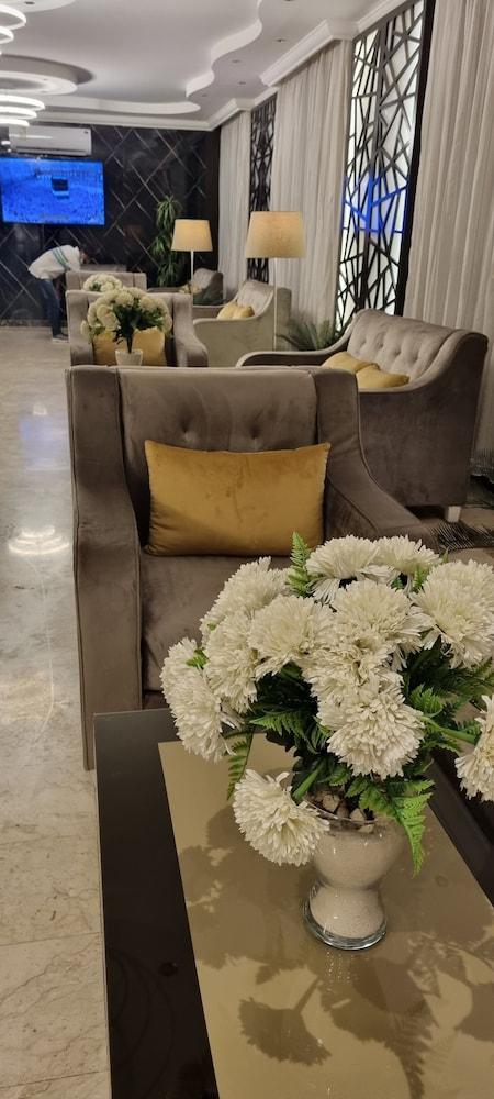 Riyadh Ronza Nanis Hotel