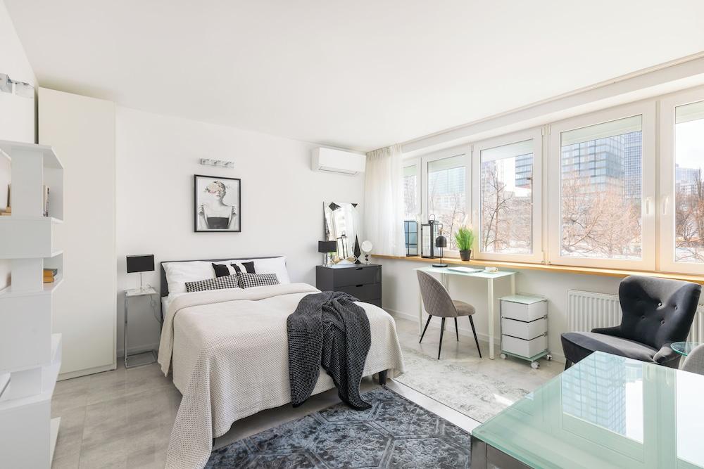 Plac Grzybowski Studio by Renters