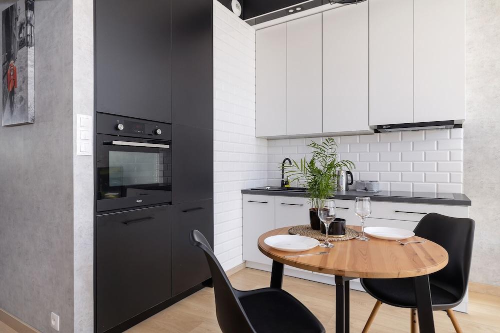 Krakow Studio With Terrace by Renters