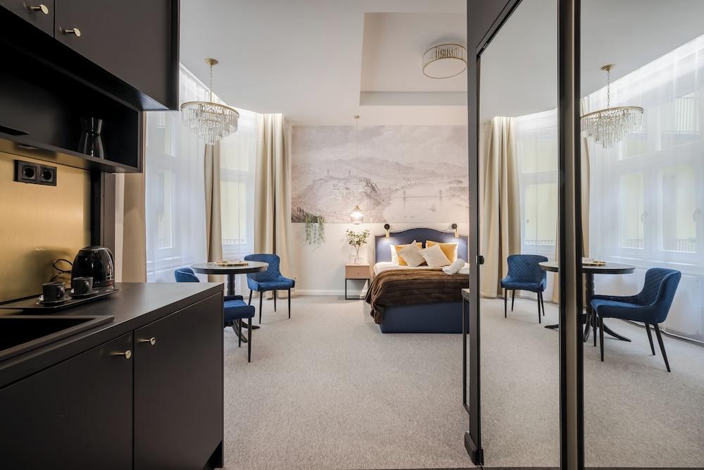 Astoria Boutique Suites - by BQA