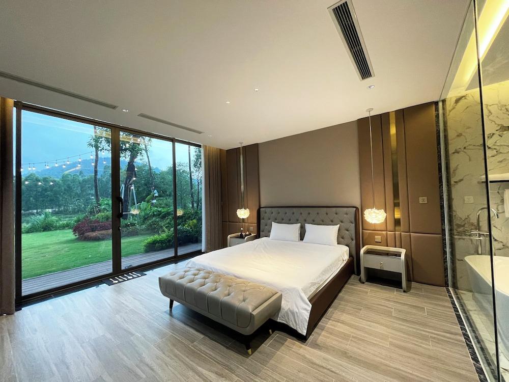 Venus Villa Flamingo Dai Lai by MAPSTAR