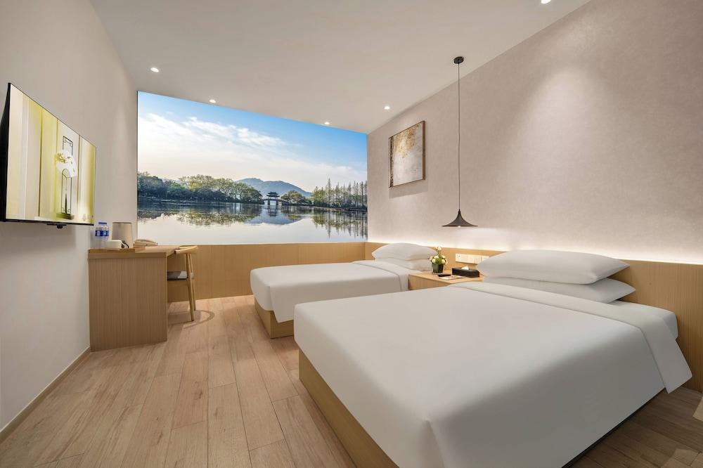 Quantum Inn East Railway Station