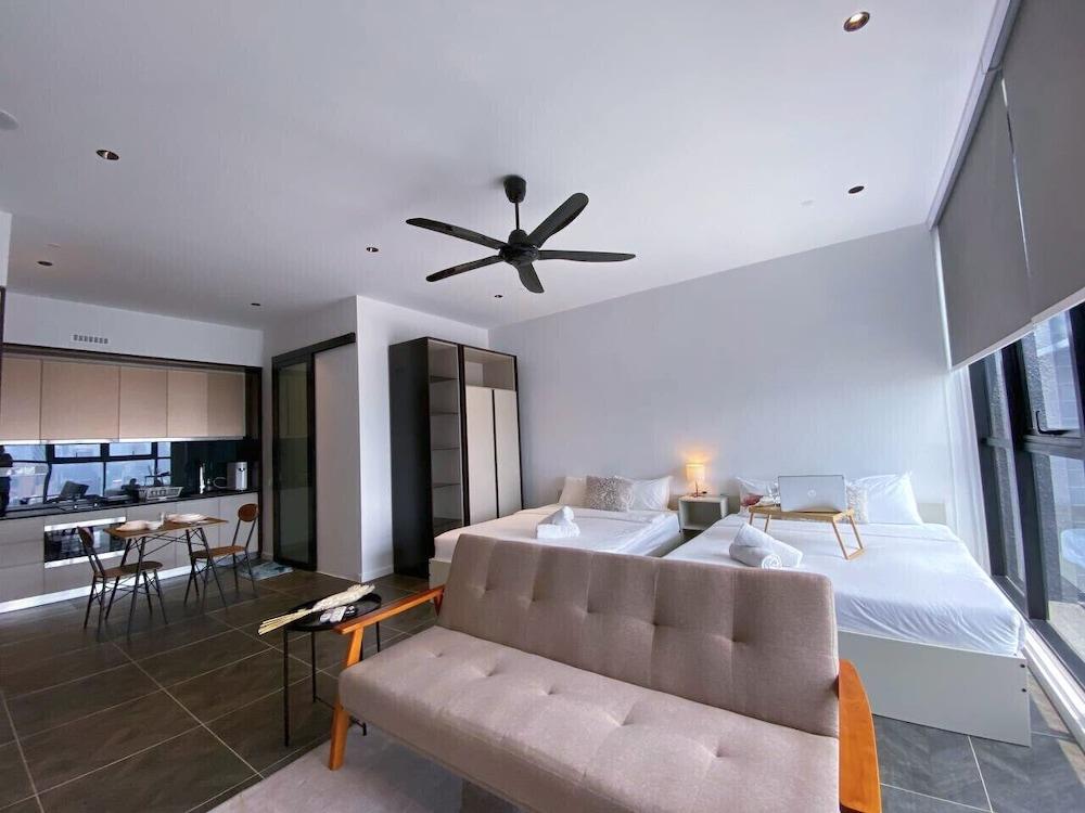 High Floor KL View Scarletz Suite