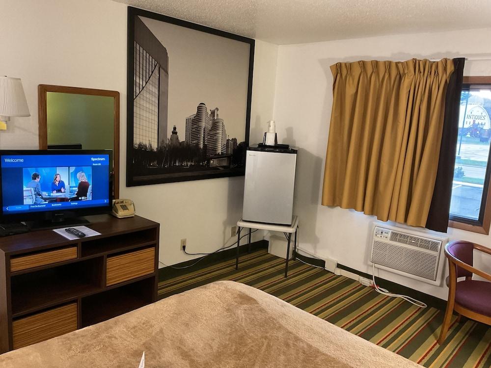 Budget Host Inn Buffalo