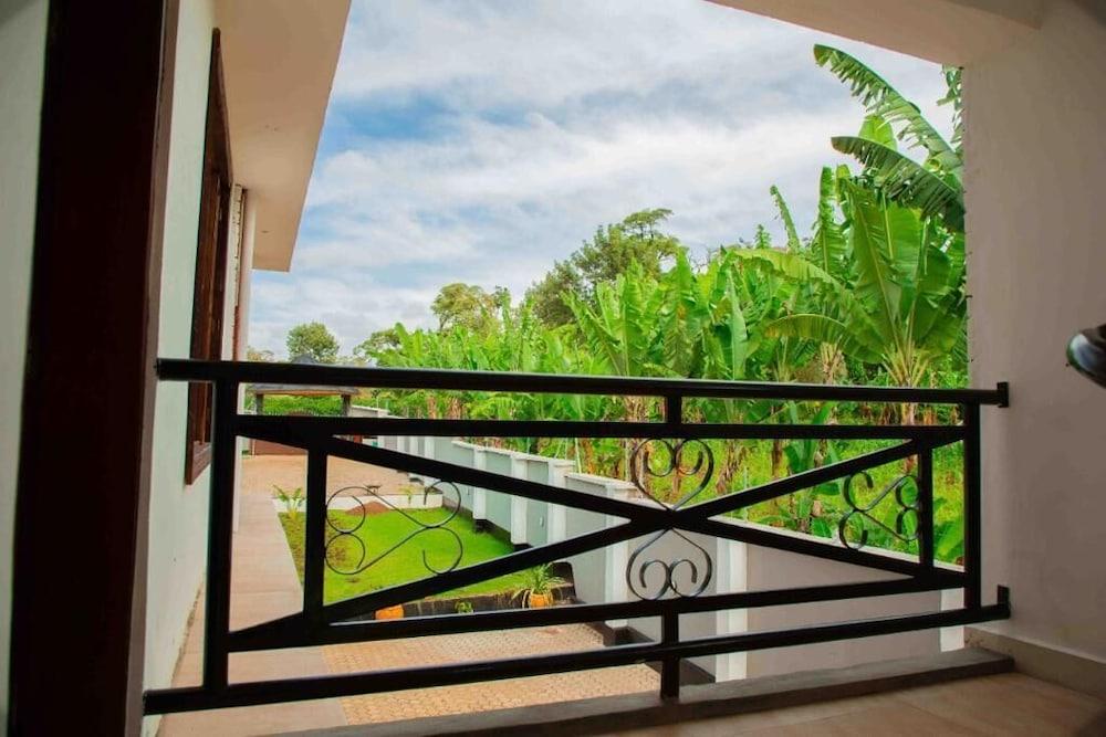 Dual Mountain View Lodge