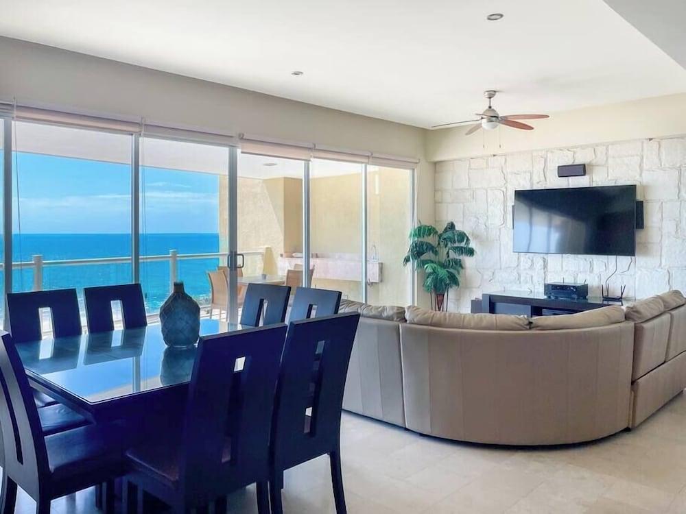 Stylish Condo With Serene Beach Infinity Pool