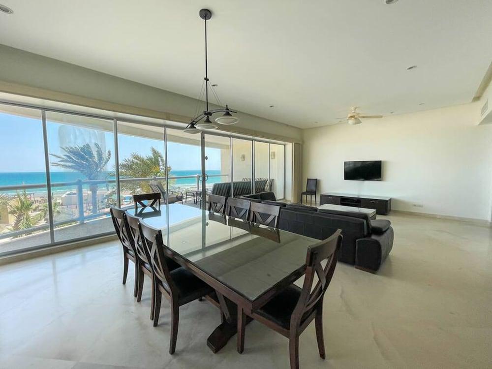 Oceanfront Condo With Astonishing View