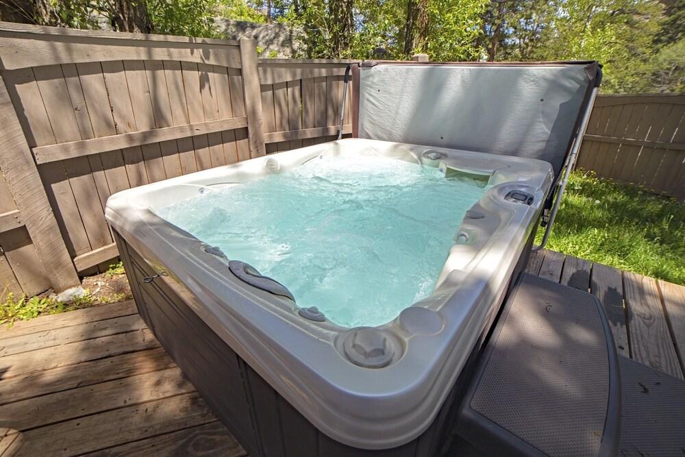 Sunnyside Knoll: 14 Studio