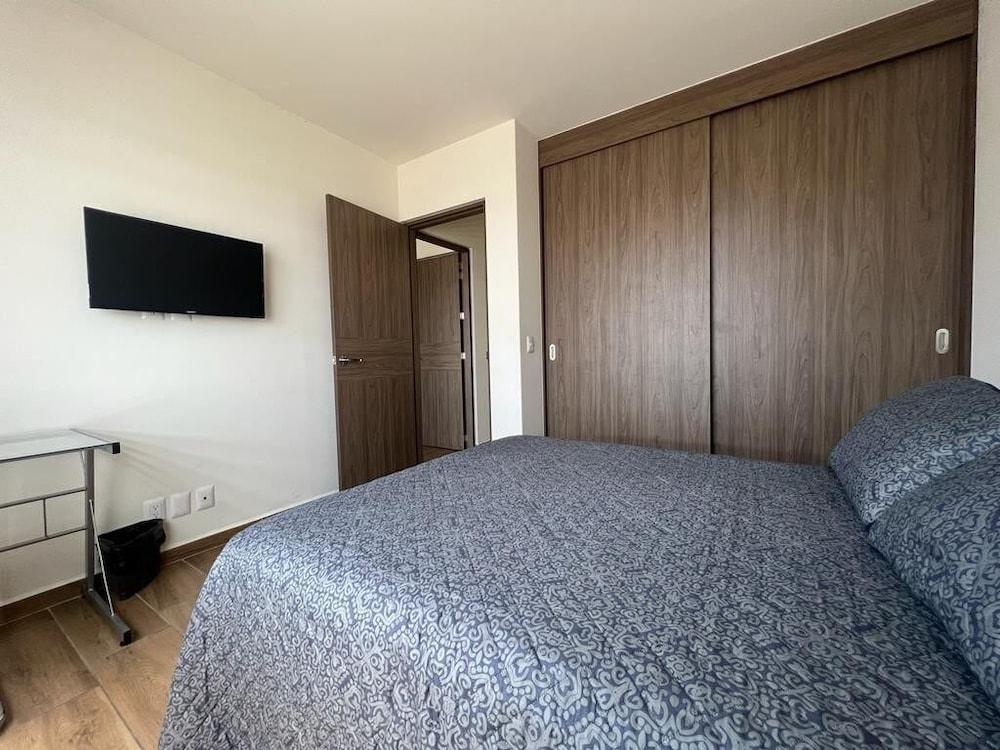 Av. Plan de San Luis 1175