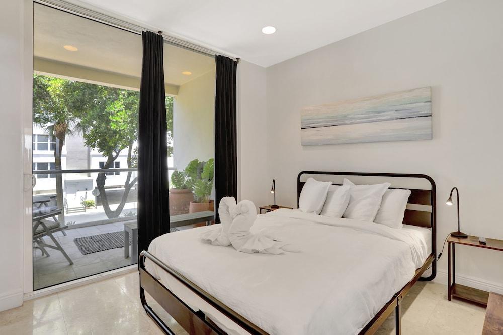 Deerfield Condo Suites by Opus