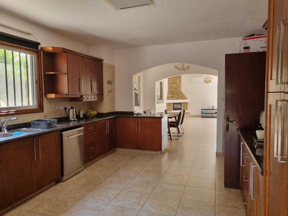 Impeccable 3-bed Villa in Tala - Paphos