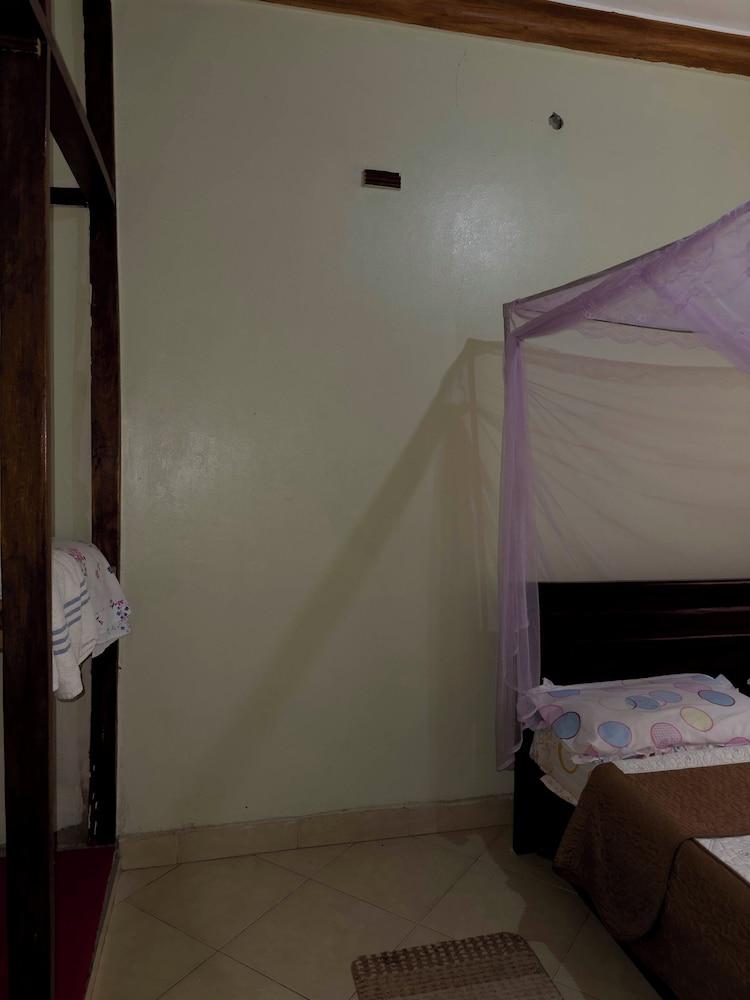 Olive Palm Suites Jinja