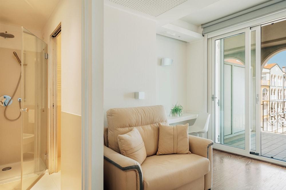 Life Hotel Seaview & Spa