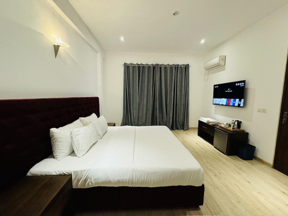 Beverly Beach Mirissa