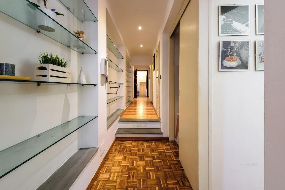 Montebello Place by Mmega