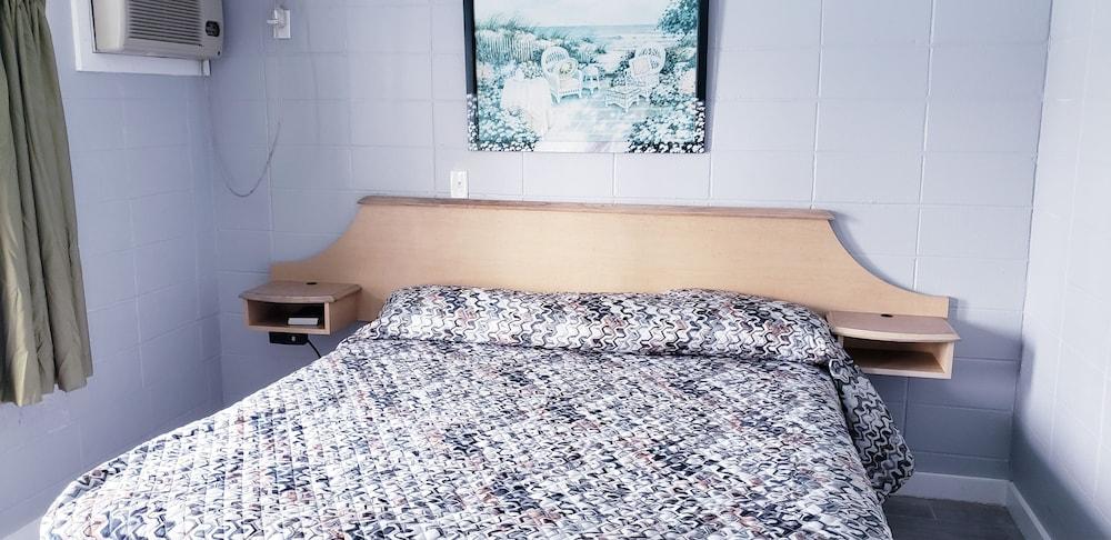 Palms by the Beach Motel