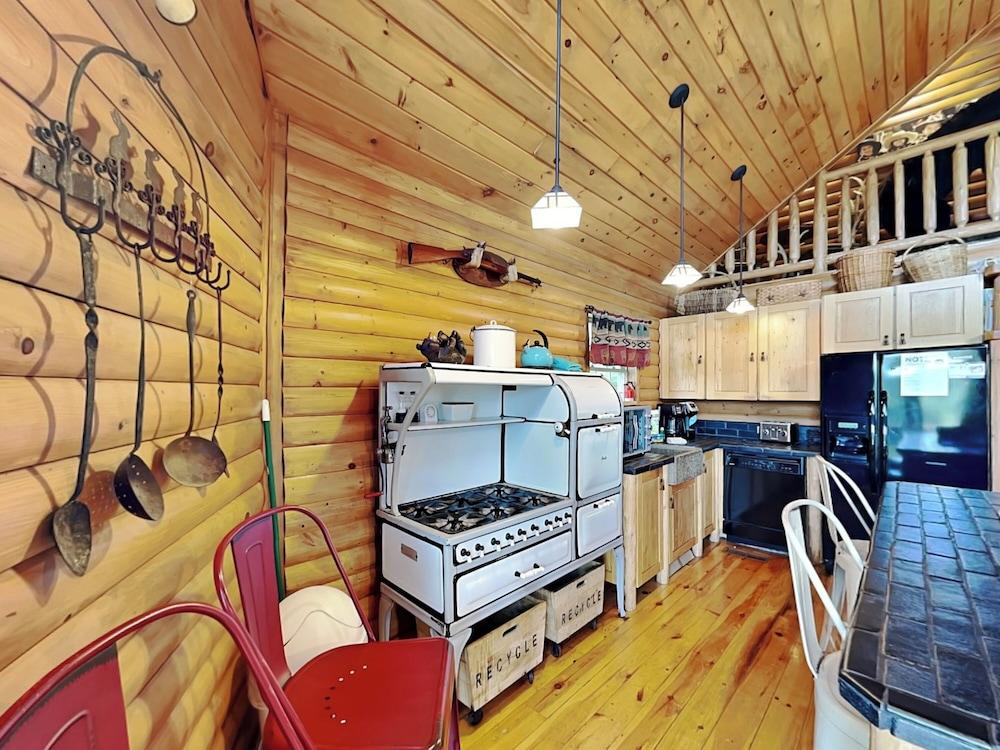 Windy Acres by Taylor Made Deep Creek