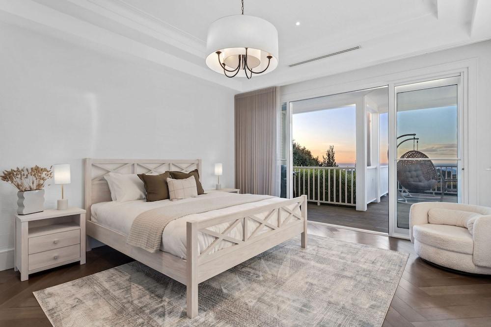 Hamptons Elegance Views Pool Spa