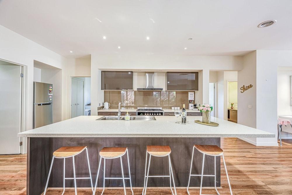 Stylish Luxe House at Point Cook